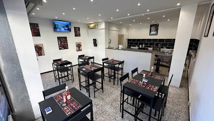 Kendy’s Hot Chicken & Market
