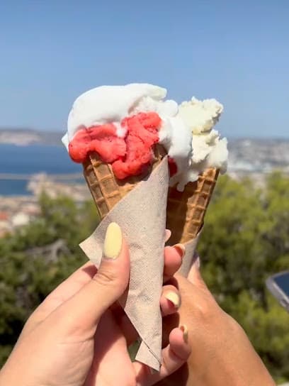 Glacier Marseille Triporteur et Boutique - La Mignonne